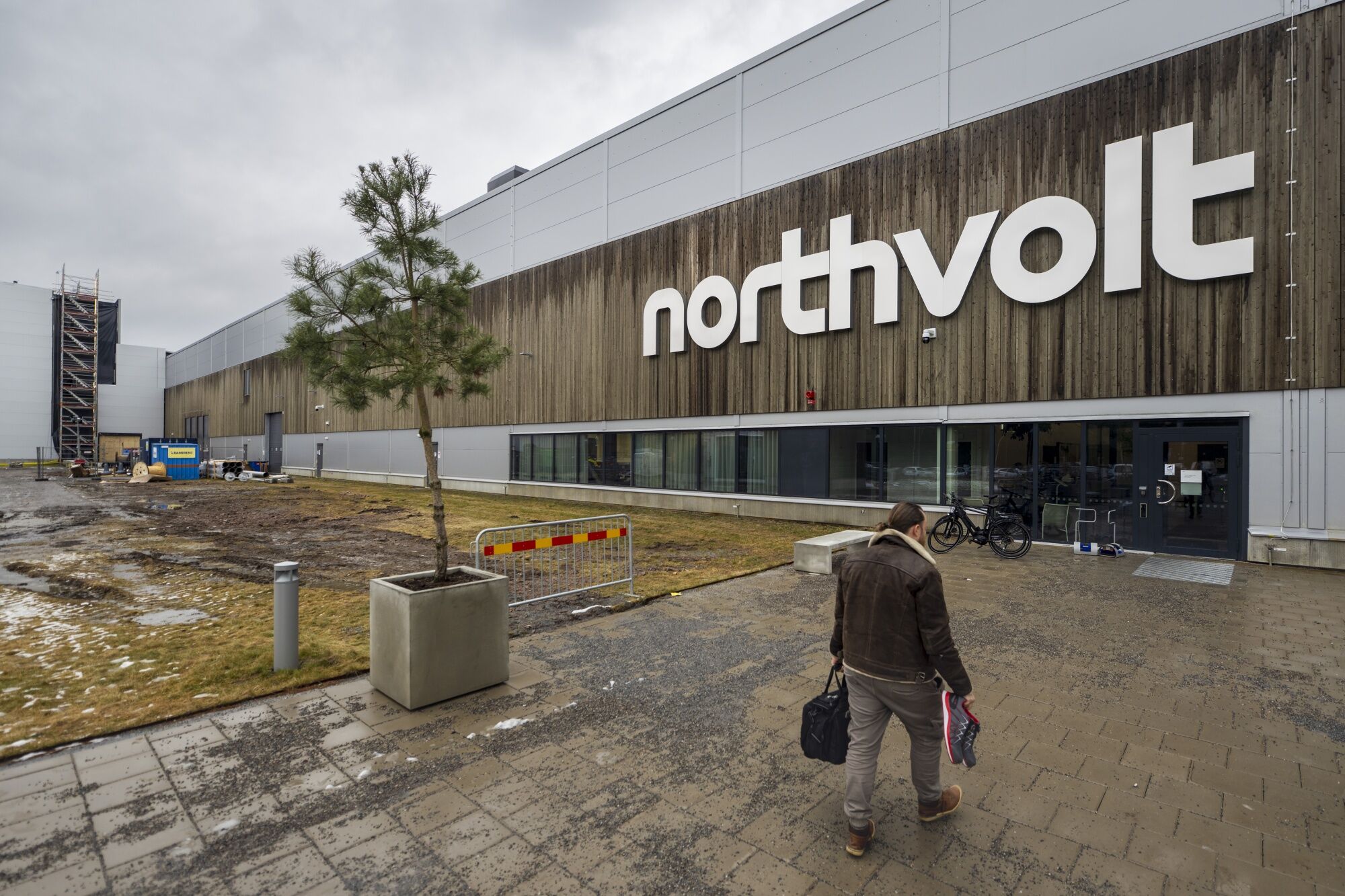 Northvolt's Downfall: A Cautionary Tale for the Battery Industry